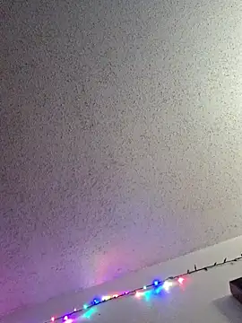 Snapshot of Smallone327 chatting on December 14, 2025, 4:40 am Smallone327 online show from December 14, 2025, 4:40 am