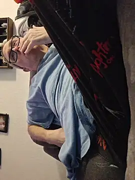 Smallone327 online show from April 6, 2026, 4:10 am