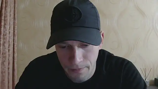 Snapshot of frama666 chatting on April 18, 2026, 8:42 pm frama666 online show from April 18, 2026, 8:42 pm
