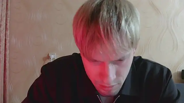 Snapshot of frama666 chatting on April 21, 2026, 6:44 pm frama666 online show from April 21, 2026, 6:44 pm