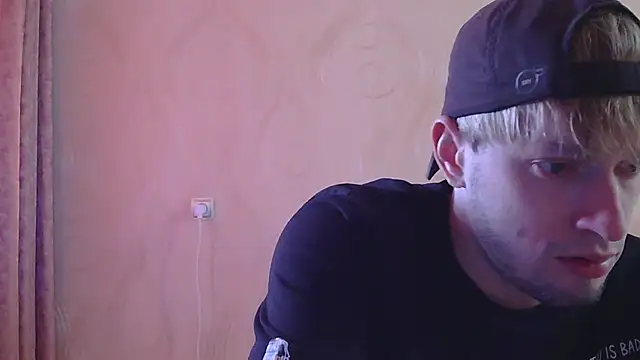 Snapshot of frama666 chatting on April 24, 2026, 2:52 pm frama666 online show from April 24, 2026, 2:52 pm
