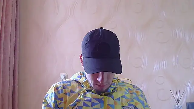 Snapshot of frama666 chatting on April 30, 2026, 12:33 pm frama666 online show from April 30, 2026, 12:33 pm