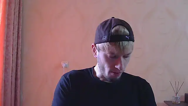 Snapshot of frama666 chatting on May 2, 2026, 10:42 am frama666 online show from May 2, 2026, 10:42 am