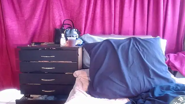 Snapshot of xxTatiannaxx chatting on November 19, 2025, 3:12 pm xxTatiannaxx online show from November 19, 2025, 3:12 pm