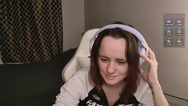 Luna Loveee online show from October 26, 2025, 3:45 am