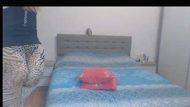 MatureDiana online show from February 4, 2026, 2:28 am