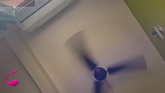 Snapshot of Hotty_Neha69 chatting on March 21, 2025, 5:43 am Hotty Neha69 online show from March 21, 2025, 5:43 am