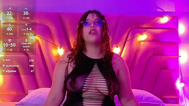 innocenthazel online show from October 25, 2025, 2:52 am