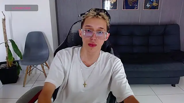 skinny bigcock02 online show from November 29, 2025, 8:45 pm