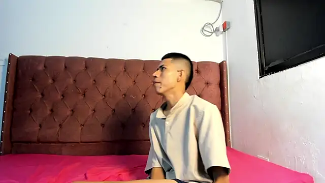 couple hotfox online show from December 23, 2025, 1:03 am