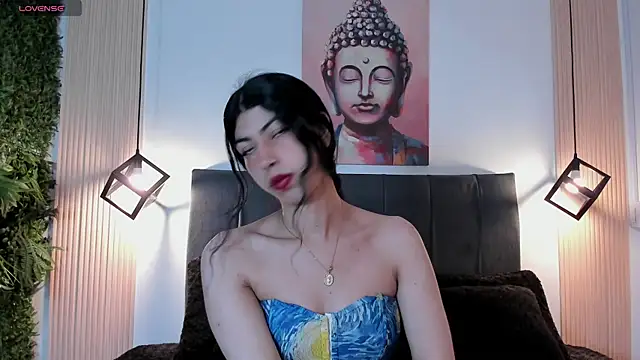 Snapshot of Cassie_bloom chatting on October 29, 2025, 8:21 pm Cassie bloom online show from October 29, 2025, 8:21 pm