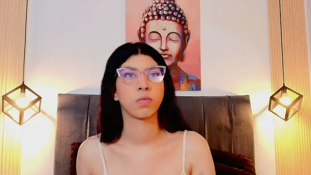 Snapshot of Cassie_bloom chatting on November 26, 2025, 7:48 pm Cassie bloom online show from November 26, 2025, 7:48 pm