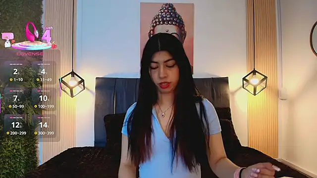 Snapshot of Cassie_bloom chatting on December 3, 2025, 8:51 pm Cassie bloom online show from December 3, 2025, 8:51 pm