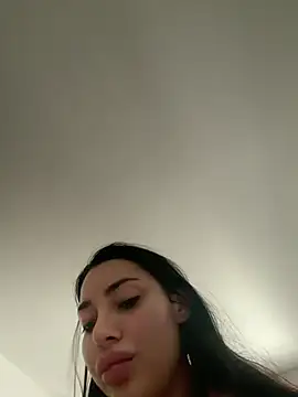 Mia Splash online show from March 2, 2026, 9:49 am