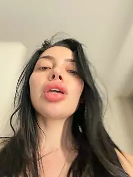 Snapshot of Mia_Splash chatting on May 5, 2026, 8:44 am Mia Splash online show from May 5, 2026, 8:44 am