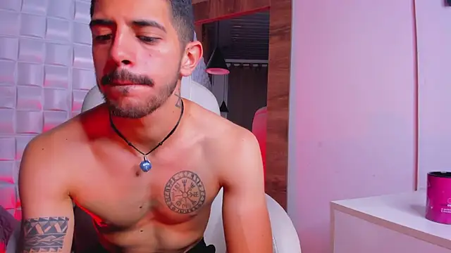 AlejandroStormm online show from December 4, 2025, 8:06 pm