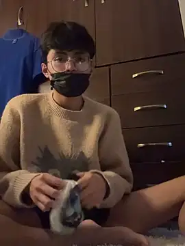 Snapshot of twinkperu18 chatting on October 28, 2025, 4:49 am twinkperu18 online show from October 28, 2025, 4:49 am