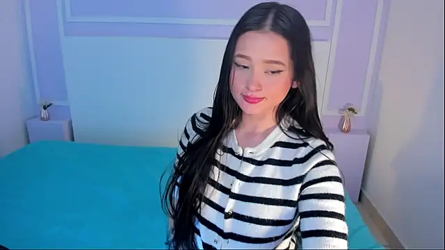 Snapshot of JasmineBella0 chatting on October 3, 2025, 7:33 pm JasmineBella0 online show from October 3, 2025, 7:33 pm