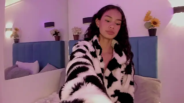 Anniie  Evans online show from January 5, 2026, 6:00 pm