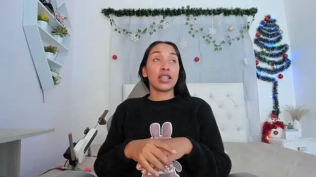 Emma lorense22 online show from December 15, 2025, 7:07 pm