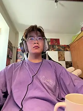 Anson0722 online show from April 13, 2026, 7:47 am