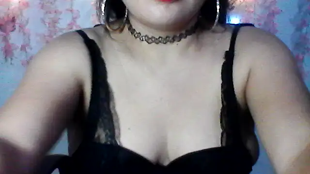 Snapshot of shashel5 chatting on November 3, 2025, 6:36 am shashel5 online show from November 3, 2025, 6:36 am