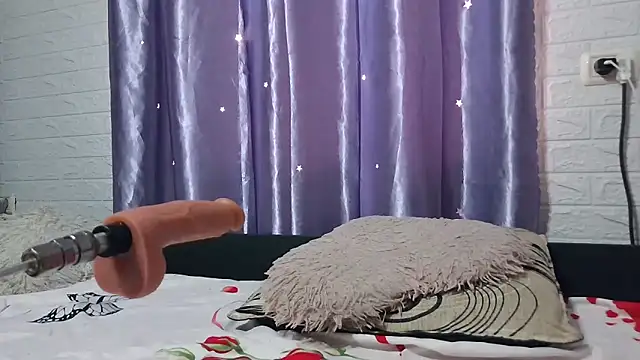 Ramona870 online show from April 4, 2026, 7:17 am