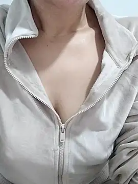 Snapshot of BUSE8821 chatting on April 13, 2026, 11:54 pm BUSE8821 online show from April 13, 2026, 11:54 pm