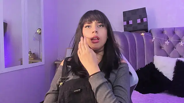 Snapshot of Seren_Bleck chatting on November 4, 2025, 3:05 am Seren Bleck online show from November 4, 2025, 3:05 am