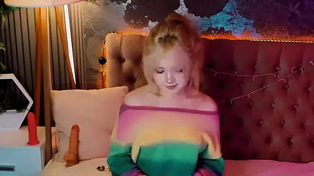 Snapshot of EmilyAngells chatting on June 15, 2026, 6:04 am EmilyAngells online show from June 15, 2026, 6:04 am