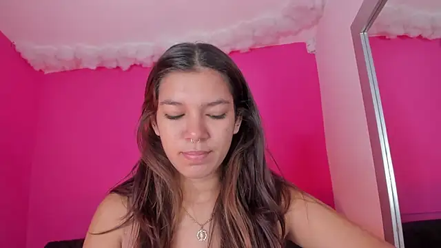 Snapshot of violett_24_ chatting on March 8, 2025, 12:09 pm violett 24 online show from March 8, 2025, 12:09 pm