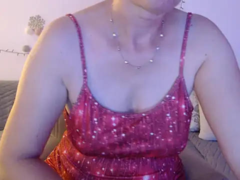 YourfantasyGiuly online show from June 19, 2026, 1:15 pm