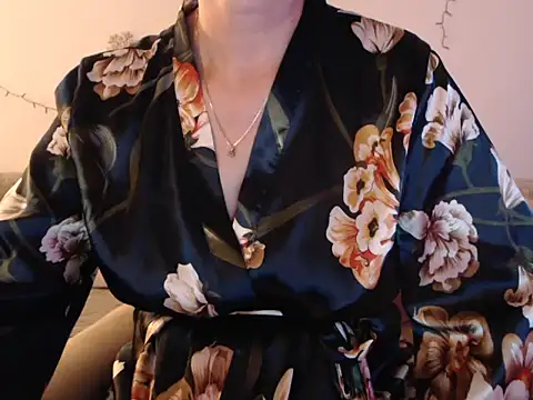 Snapshot of YourfantasyGiuly chatting on June 28, 2026, 4:18 am YourfantasyGiuly online show from June 28, 2026, 4:18 am