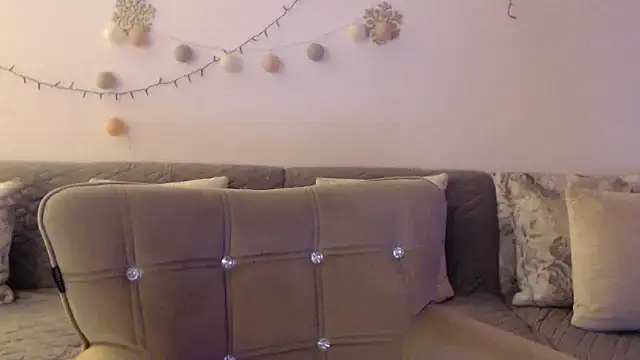 Snapshot of YourfantasyGiuly chatting on July 17, 2026, 2:13 pm YourfantasyGiuly online show from July 17, 2026, 2:13 pm