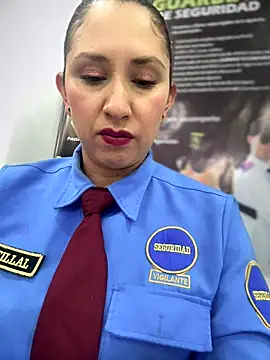 Snapshot of Megan-01- chatting on November 27, 2025, 12:40 pm Megan-01- online show from November 27, 2025, 12:40 pm