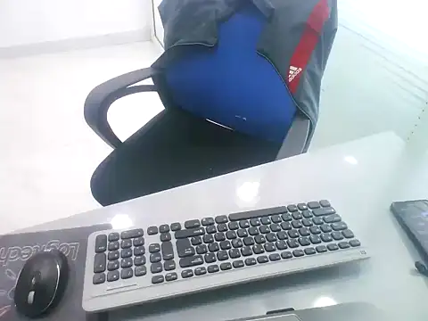 rahulkajuuu0909 online show from November 29, 2025, 9:23 am