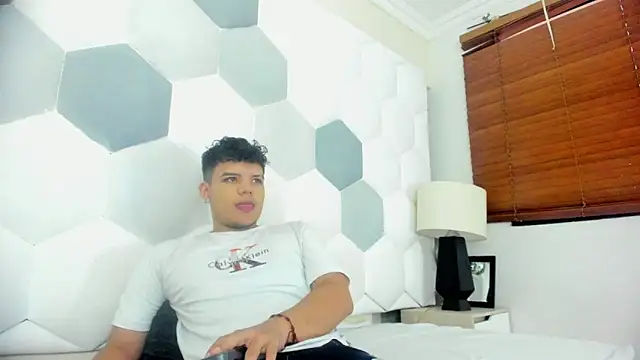 Snapshot of Axel_Forte chatting on April 21, 2026, 1:50 pm Axel Forte online show from April 21, 2026, 1:50 pm