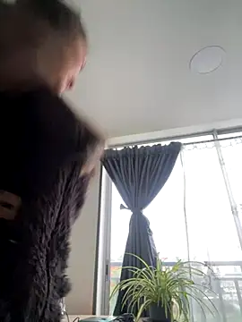 Snapshot of Luna_kitty chatting on November 17, 2025, 11:49 am Luna kitty online show from November 17, 2025, 11:49 am