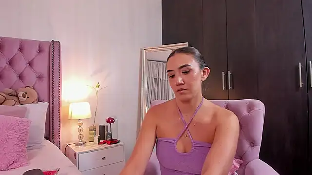 natashaleightt online show from February 12, 2026, 2:06 am