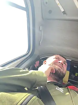 Snapshot of daniel21p chatting on March 21, 2025, 3:13 pm daniel21p online show from March 21, 2025, 3:13 pm