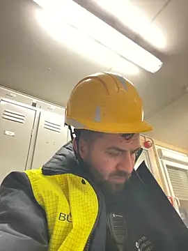 daniel21p online show from November 25, 2025, 11:27 pm