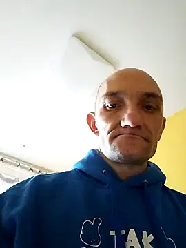 Snapshot of Machura chatting on March 5, 2026, 7:26 am Machura online show from March 5, 2026, 7:26 am