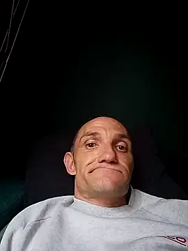 Snapshot of Machura chatting on May 8, 2026, 11:04 am Machura online show from May 8, 2026, 11:04 am