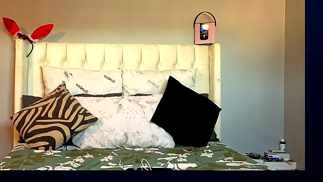 Snapshot of ebonylover1 chatting on February 18, 2026, 8:32 am ebonylover1 online show from February 18, 2026, 8:32 am