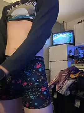 Polaroid White online show from November 29, 2025, 12:41 pm