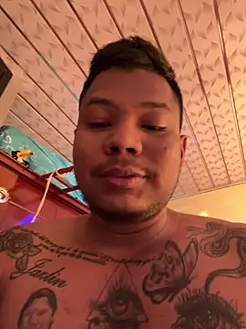 Snapshot of Saipuer31 chatting on December 16, 2025, 3:28 pm Saipuer31 online show from December 16, 2025, 3:28 pm