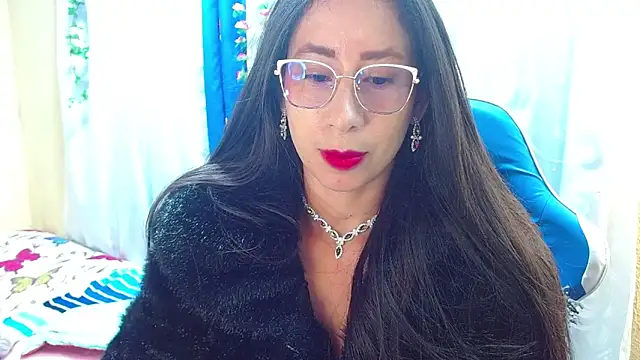 Gia leinn online show from November 8, 2025, 2:39 pm