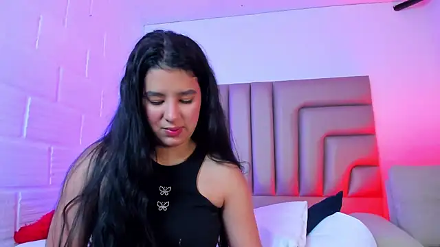Snapshot of BonnieeAndClyde chatting on September 20, 2025, 10:00 pm BonnieeAndClyde online show from September 20, 2025, 10:00 pm