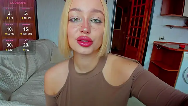 Snapshot of cutee_selena chatting on March 2, 2025, 11:39 am cutee selena online show from March 2, 2025, 11:39 am