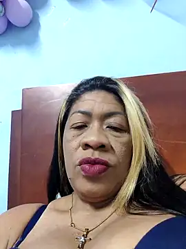 Snapshot of Tocameamor chatting on May 6, 2026, 8:03 pm Tocameamor online show from May 6, 2026, 8:03 pm